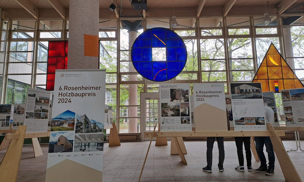 The exhibition in the entrance hall of the Campus.