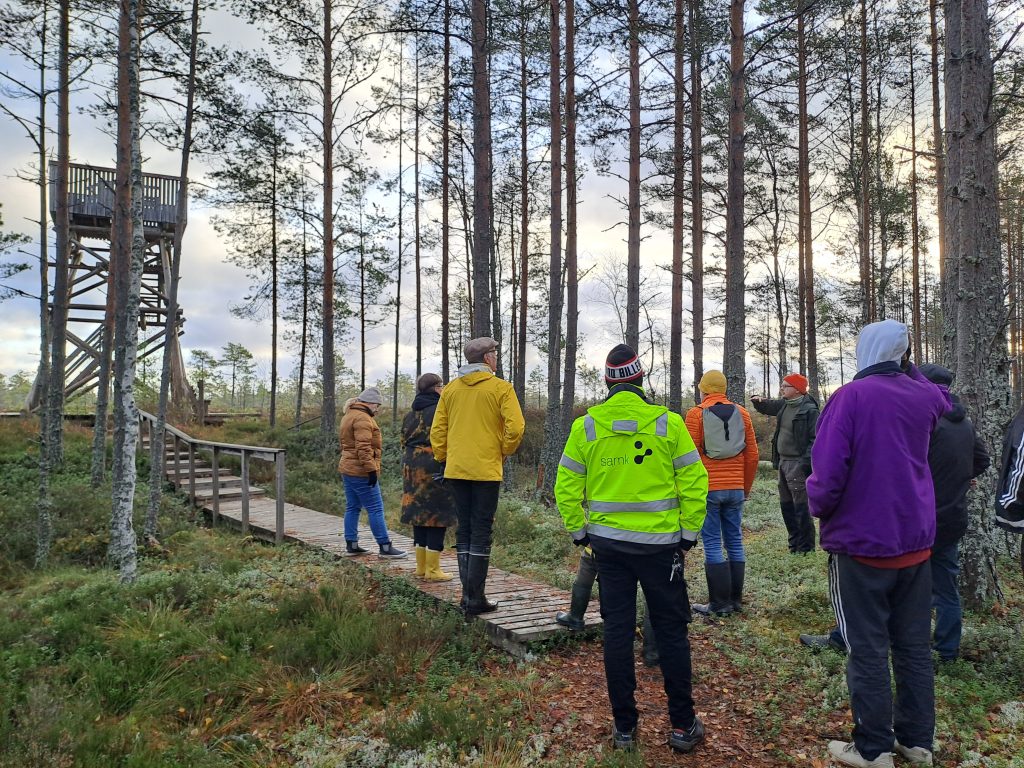 Lauhanvuori-Hämeenkangas Geoparkin geologi Pasi Talvitie on tärkeässä osassa taiteilijoiden kanssa tehtävässä moniammatillisessa yhteistyössä.