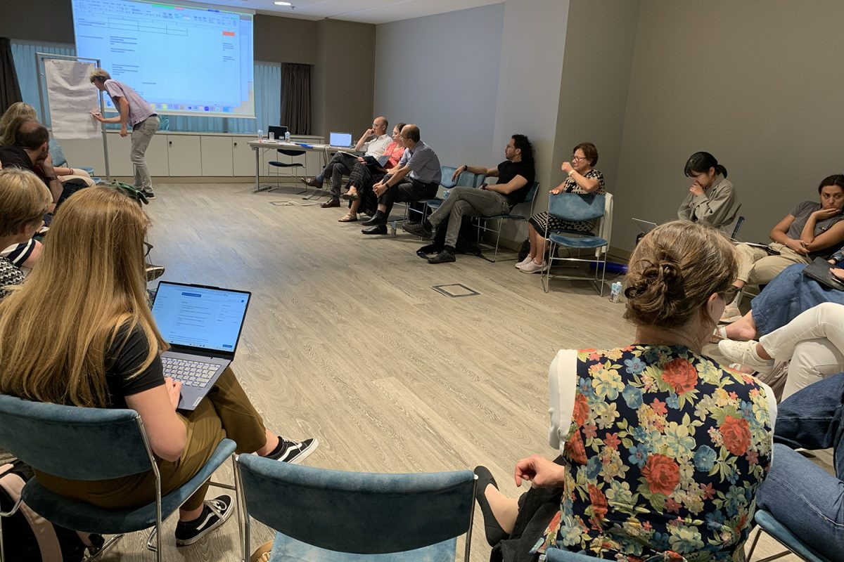 Kaksi kärpästä yhdellä iskulla: Tutkimuskeskus Wander STOP-hankkeen partnerikokouksessa ja ESB-konferenssissa Torinossa