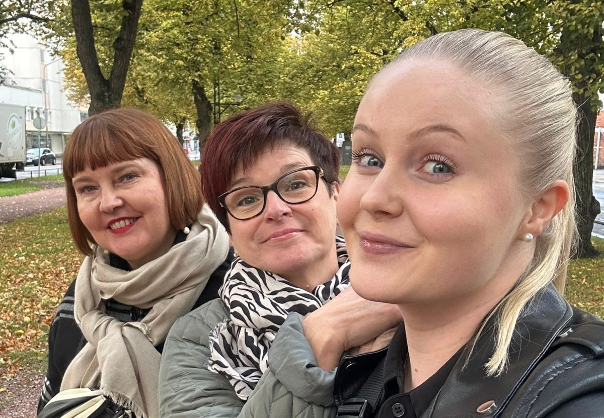 Ympäri mennään ja yhteen tullaan 